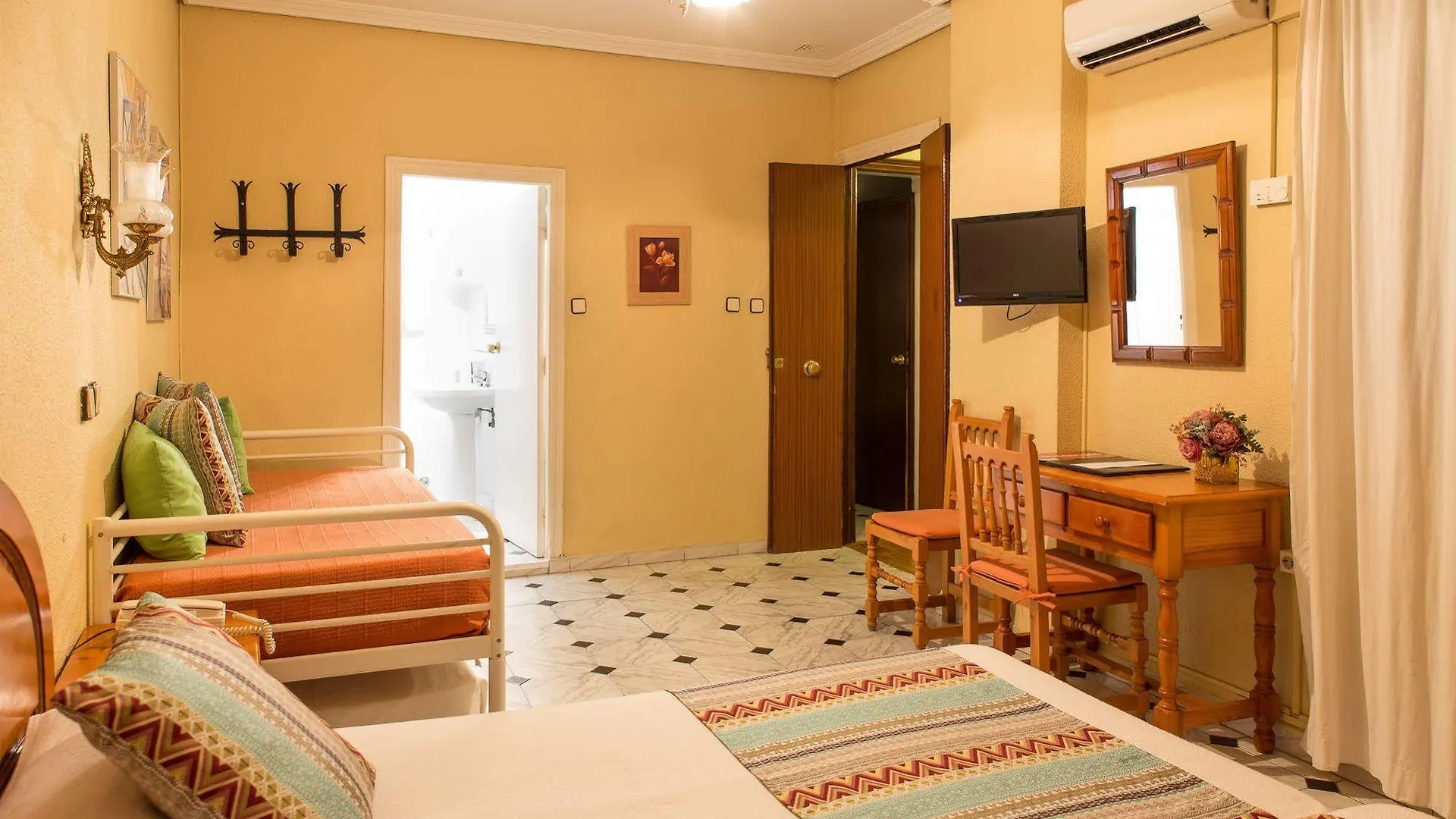 إشبيلية Bed & Breakfast Naranjo